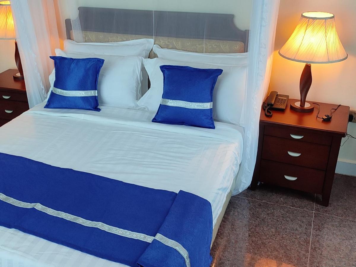 Koki Hotel Кампала Экстерьер фото