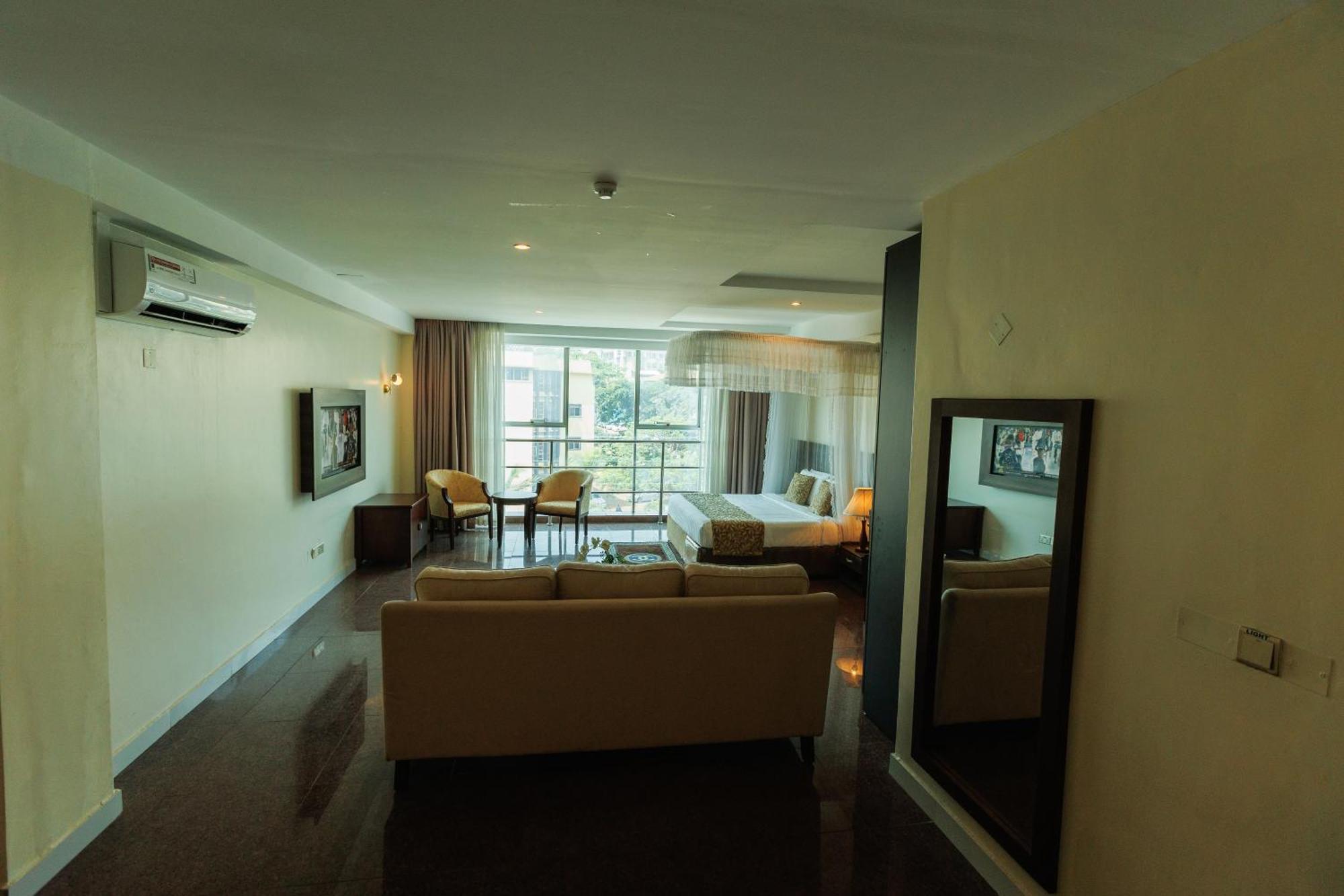 Koki Hotel Кампала Экстерьер фото