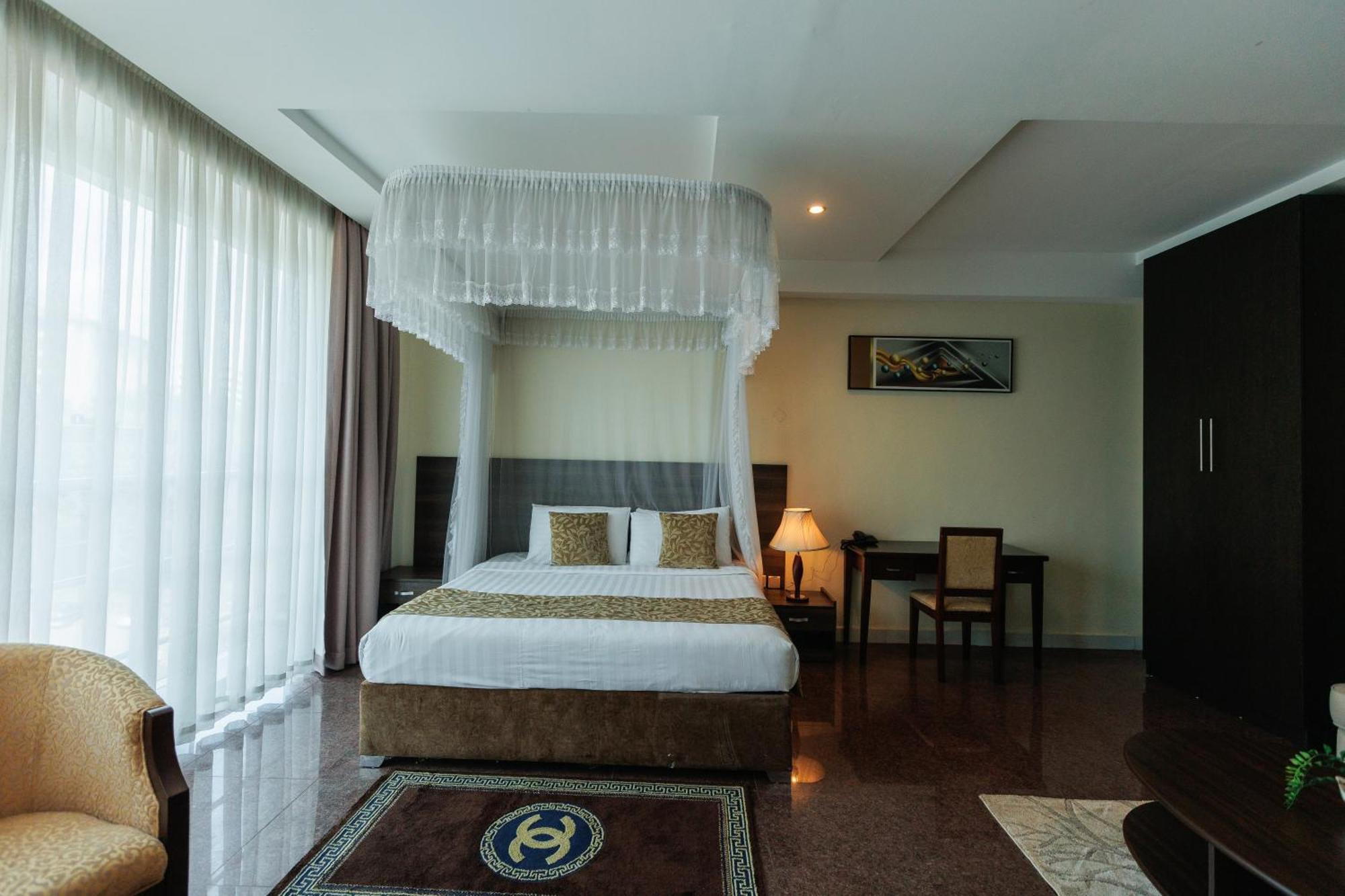 Koki Hotel Кампала Экстерьер фото