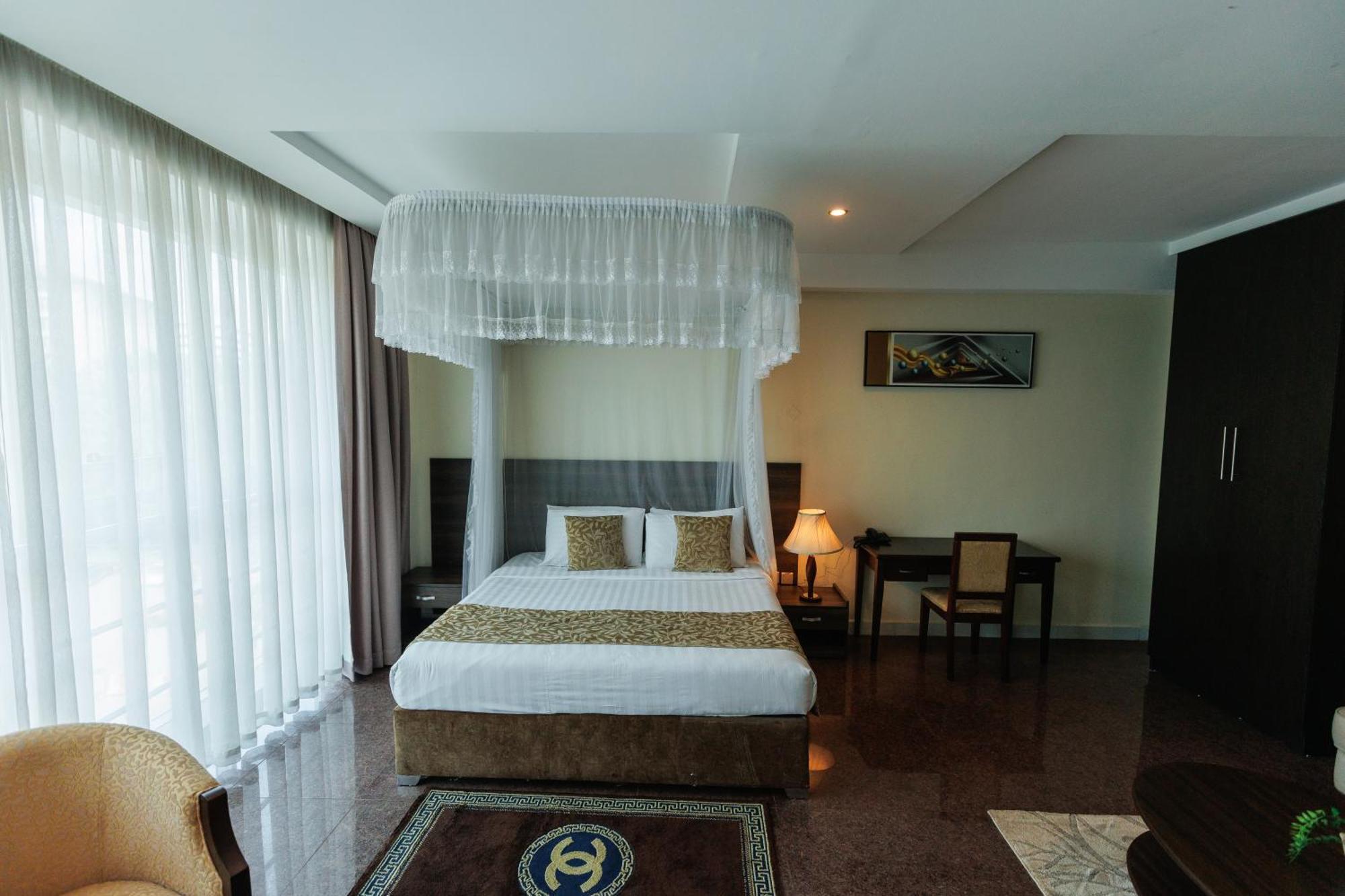 Koki Hotel Кампала Экстерьер фото