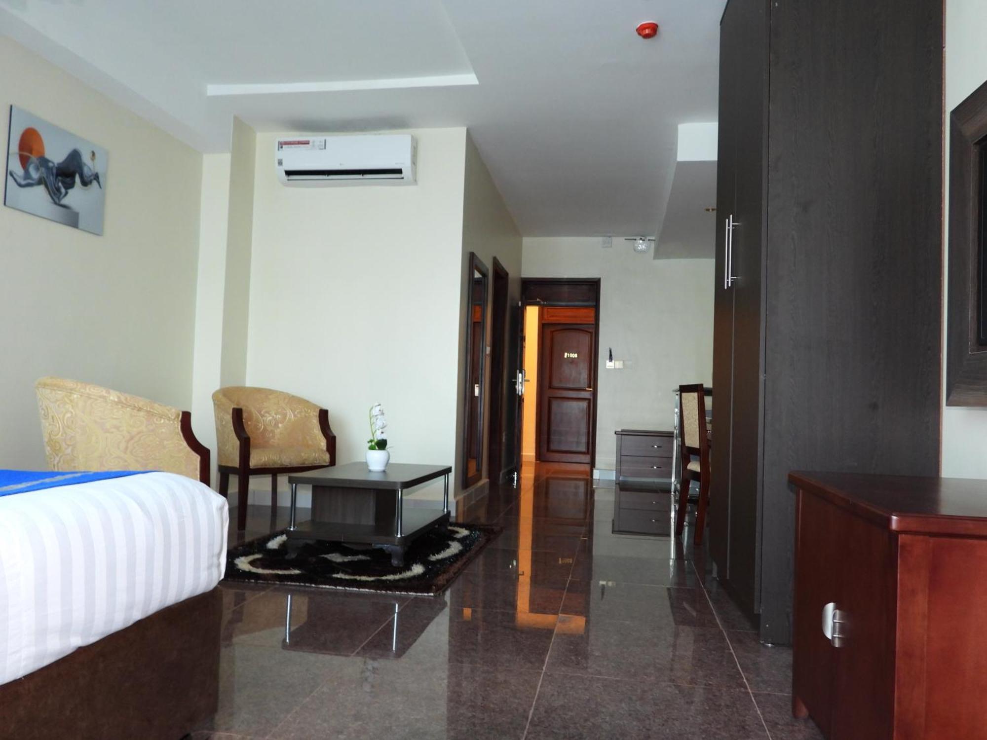 Koki Hotel Кампала Экстерьер фото